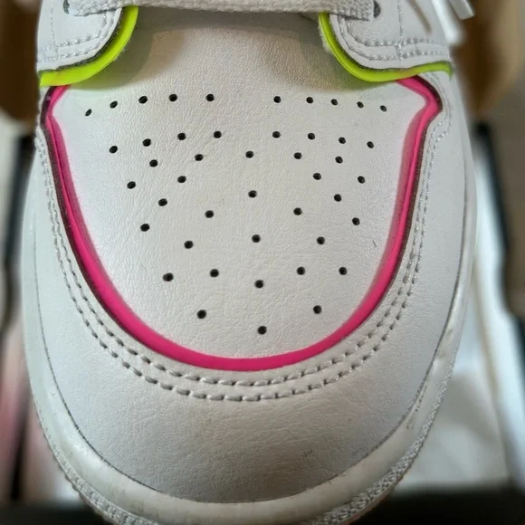 AIR JORDAN 1 Mid Edge Glow Youth sz4 - Picture 9 of 15